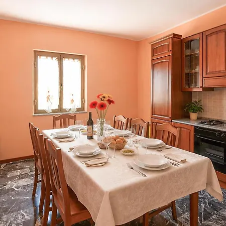 4 Bedroom Pet Friendly In Saline Joniche