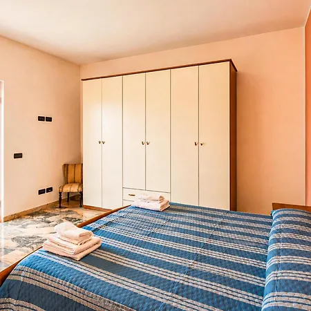 Lägenhet 4 Bedroom Pet Friendly In Saline Joniche