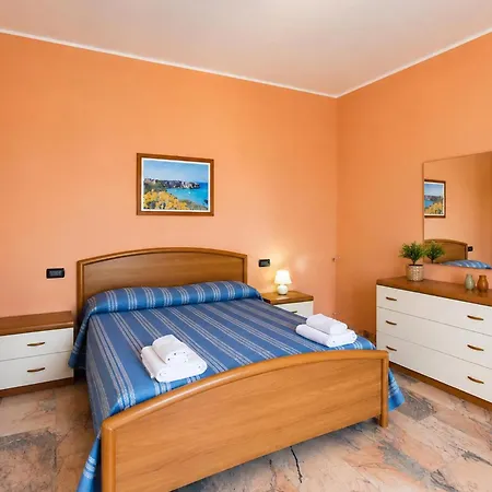 Lägenhet 4 Bedroom Pet Friendly In